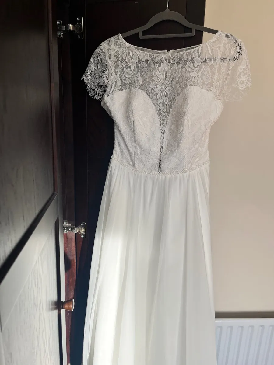 Ivory lace Wedding dress UK12 - Image 3