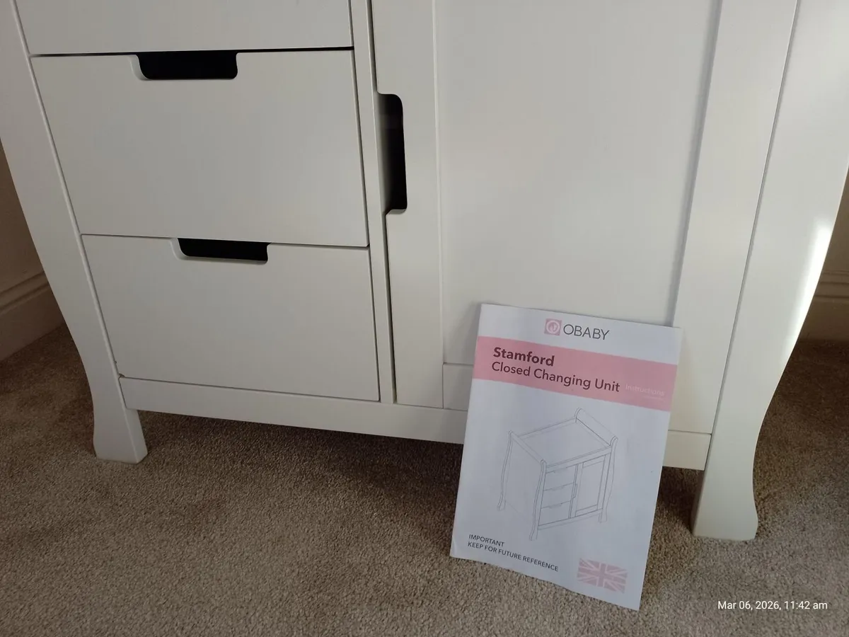 OBABY Sleigh set of drawers/ as new - Image 4