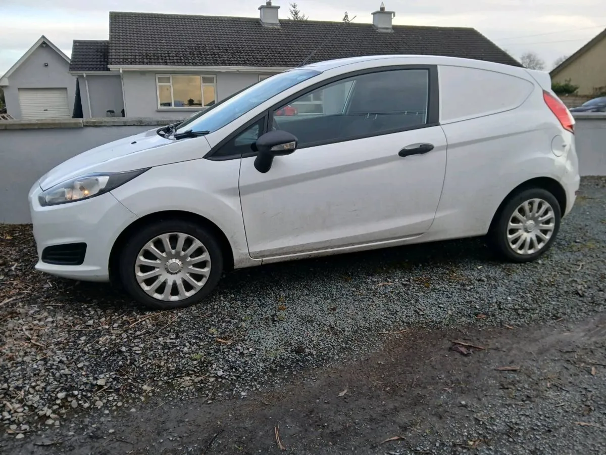 Ford Fiesta van - Image 1