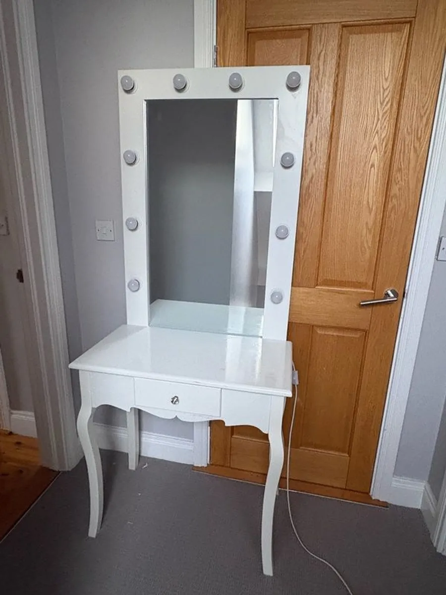 Hollywood Dressing Table - Image 1