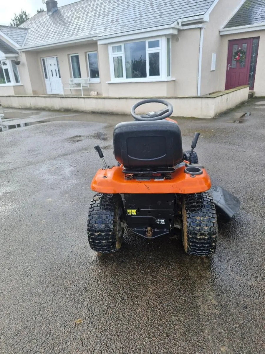 Husqvarna 138L Ride on Mower - Image 4