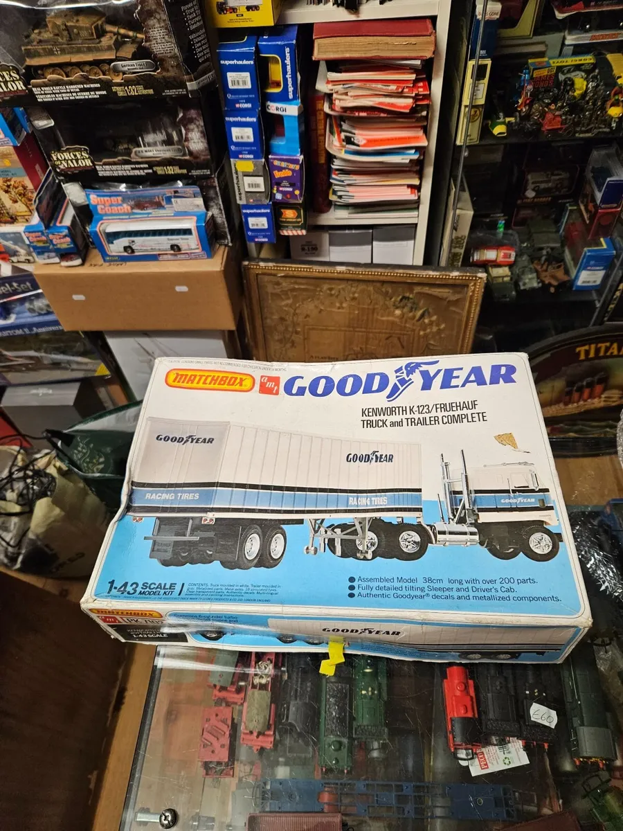 Matchbox Kenworth Goodyear Model Kit - Image 1