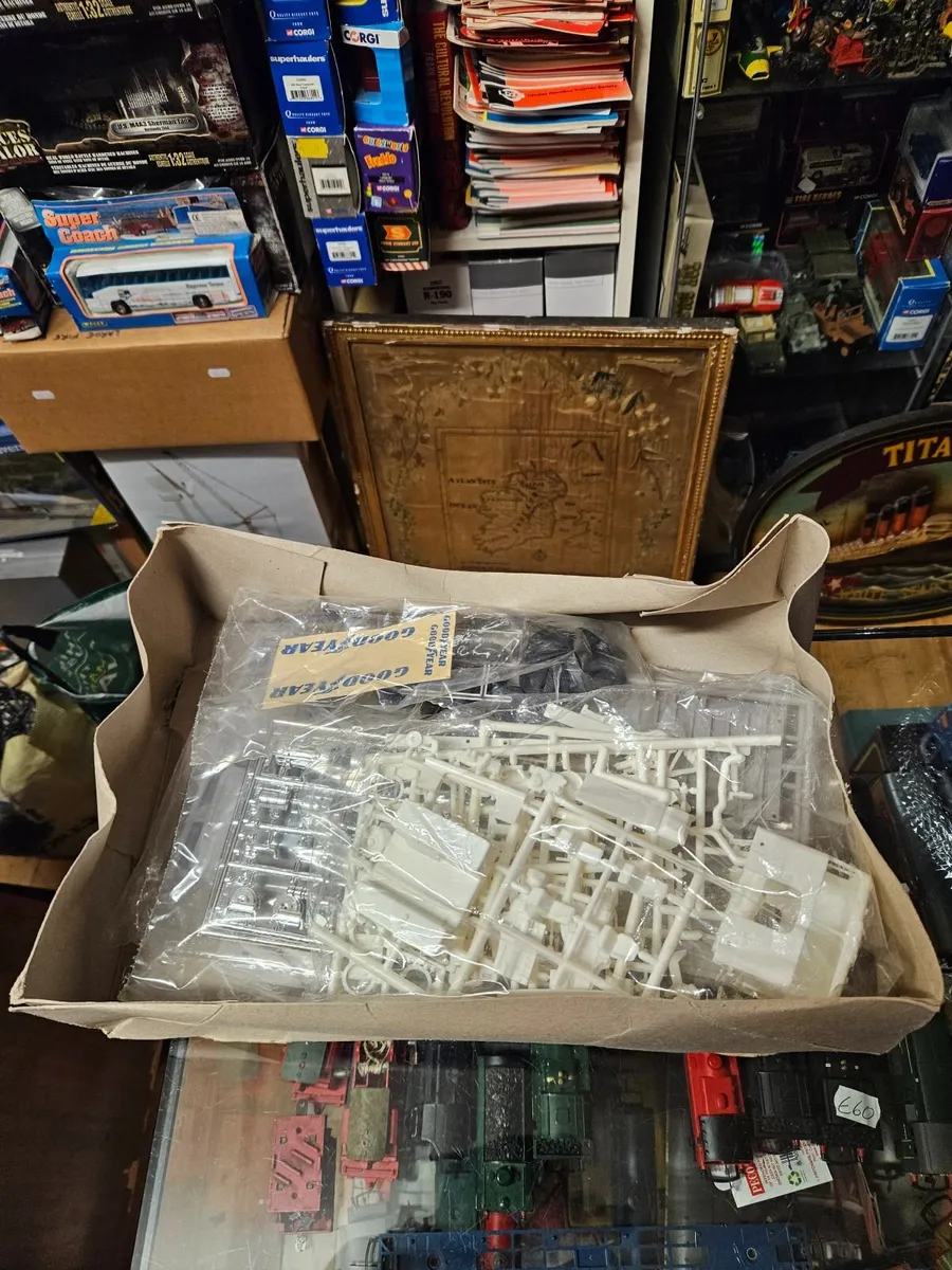 Matchbox Kenworth Goodyear Model Kit - Image 3