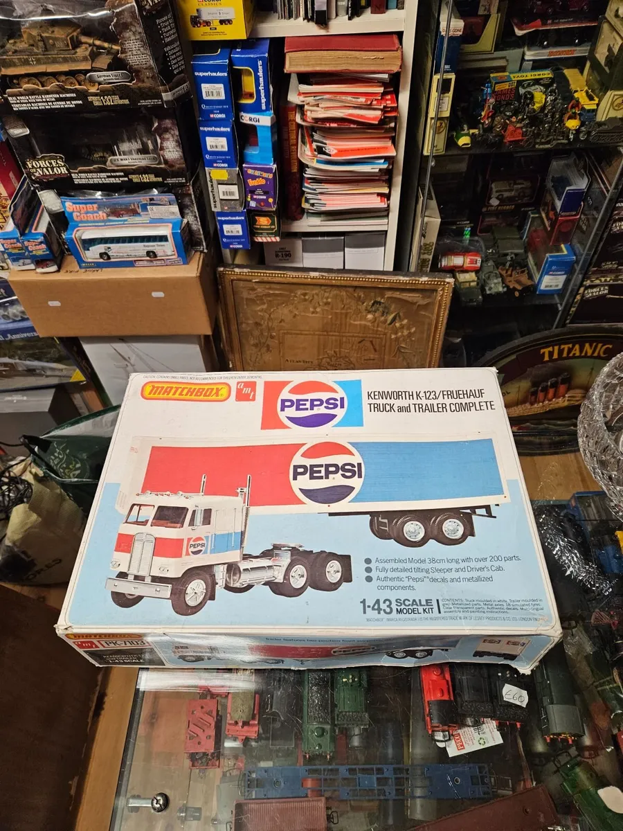 Matchbox Kenworth Pepsi Cola Truck Kit - Image 1
