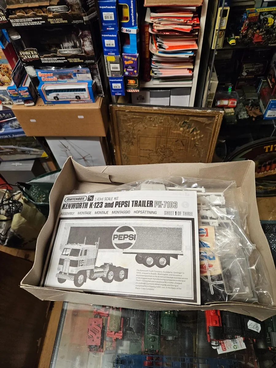 Matchbox Kenworth Pepsi Cola Truck Kit - Image 2