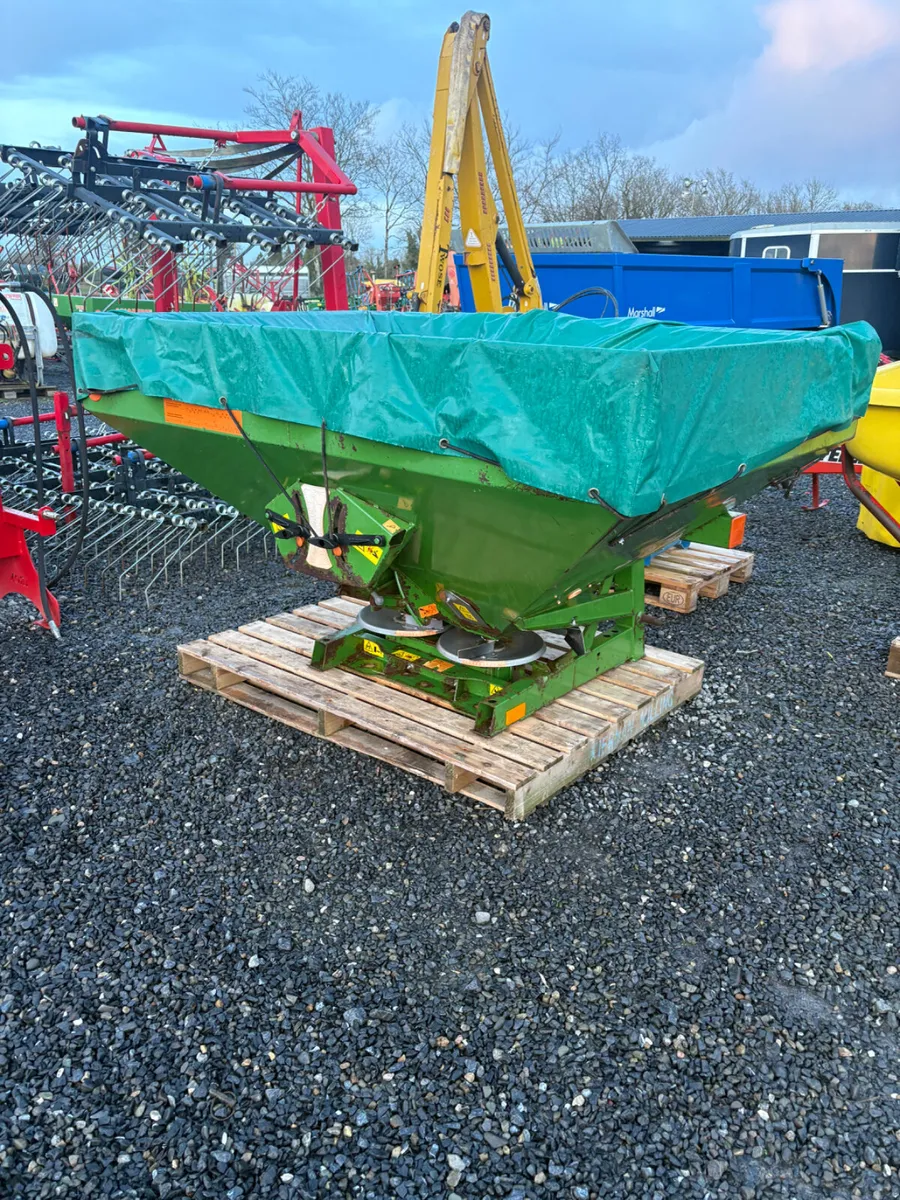 Amazone fertiliser spreader - Image 2