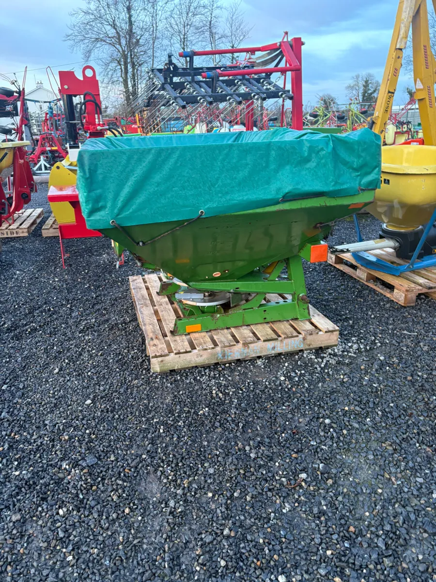 Amazone fertiliser spreader - Image 3