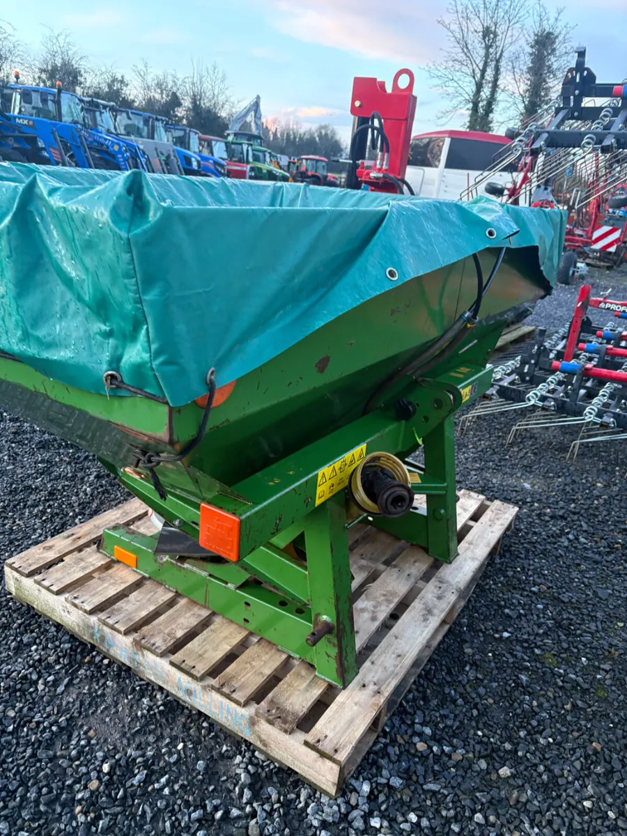 Amazone fertiliser spreader - Image 4