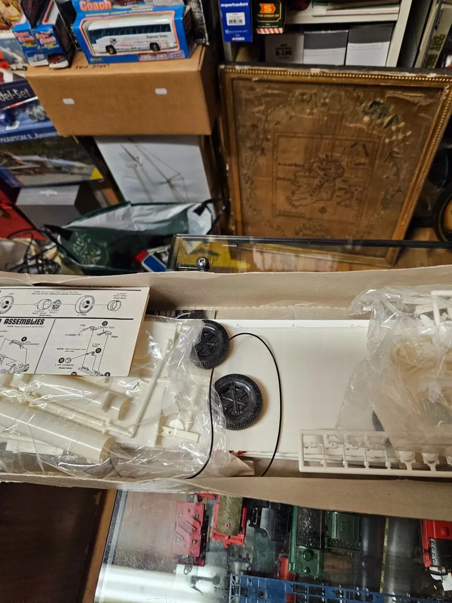 Airfix AMT Trailer Model Kit - Image 3