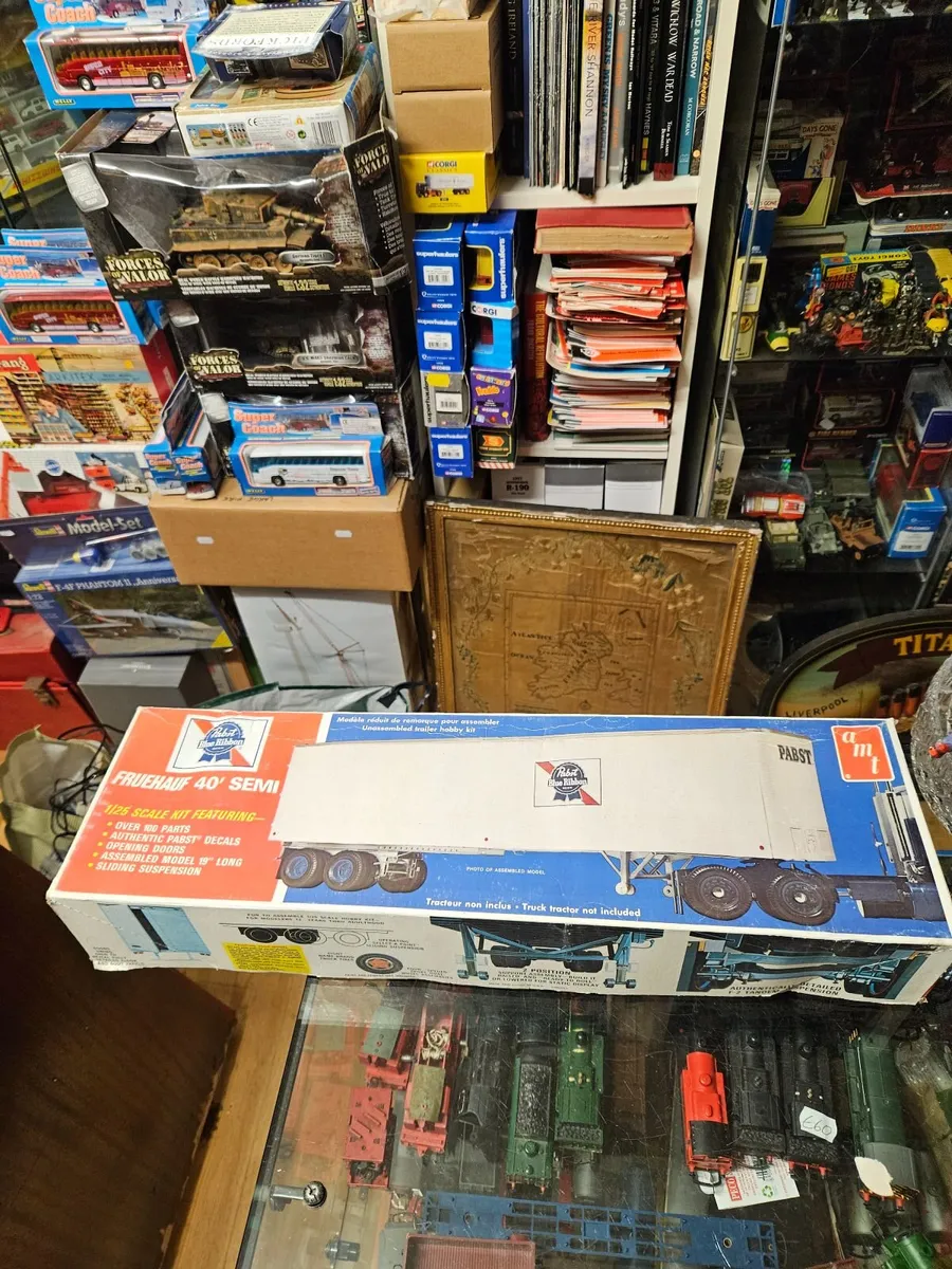 Airfix AMT Trailer Model Kit - Image 1