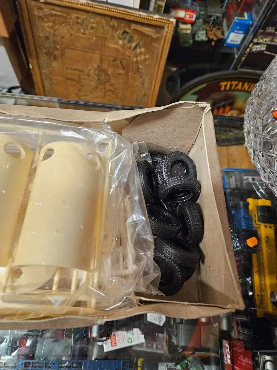 Airfix AMT Trailer Model Kit - Image 3