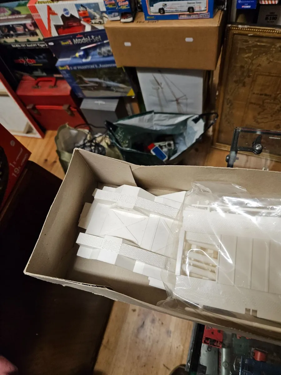 Matchbox AMT Trailer Model Kit - Image 2