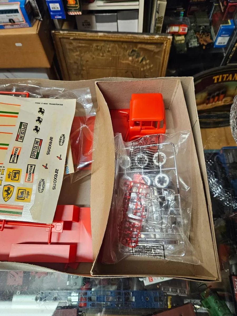 Airfix Ford Tractor Unit and Ferrari Trailer Kit - Image 2