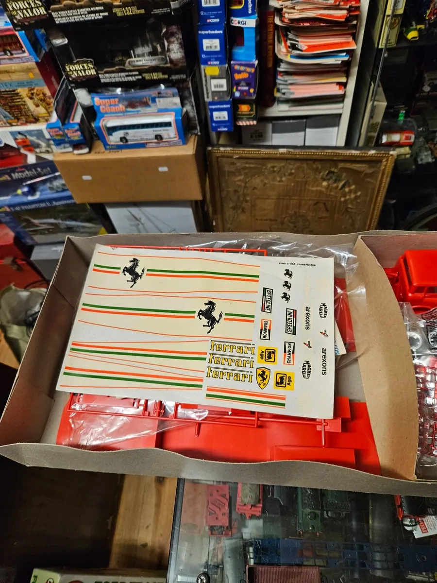 Airfix Ford Tractor Unit and Ferrari Trailer Kit - Image 3