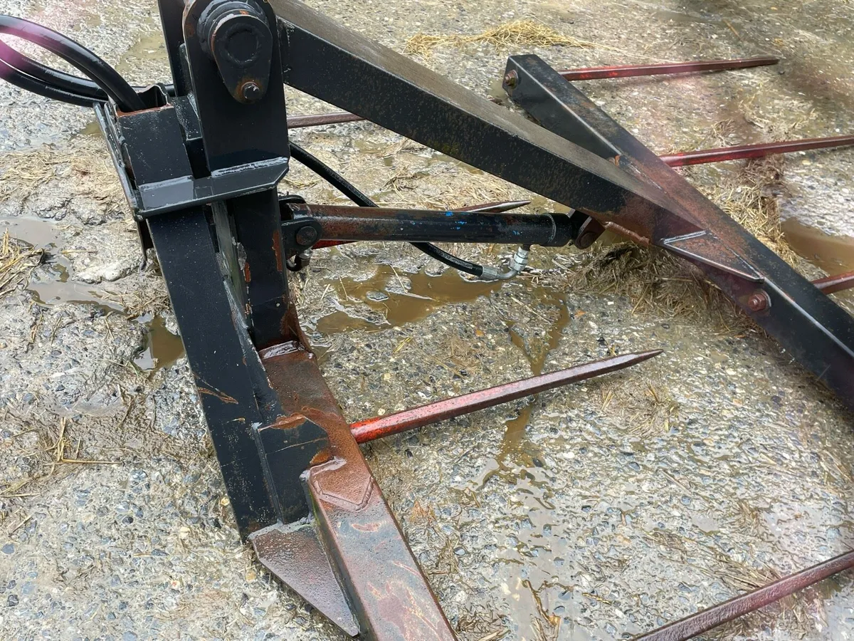 Bale carrier - Image 2