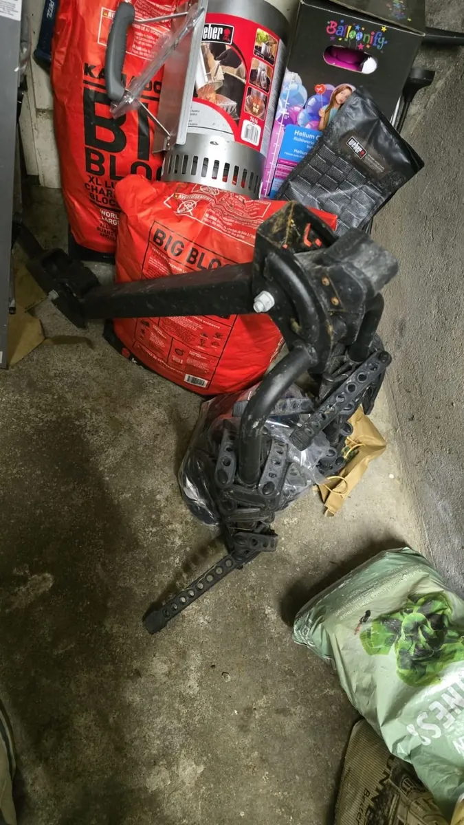 Tow Bar Bike Rack - Image 1