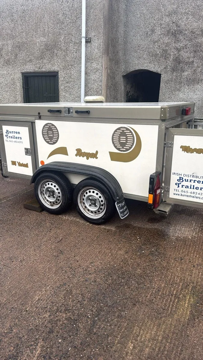 Wt Metall  4 compartment  dog trailer - Image 1