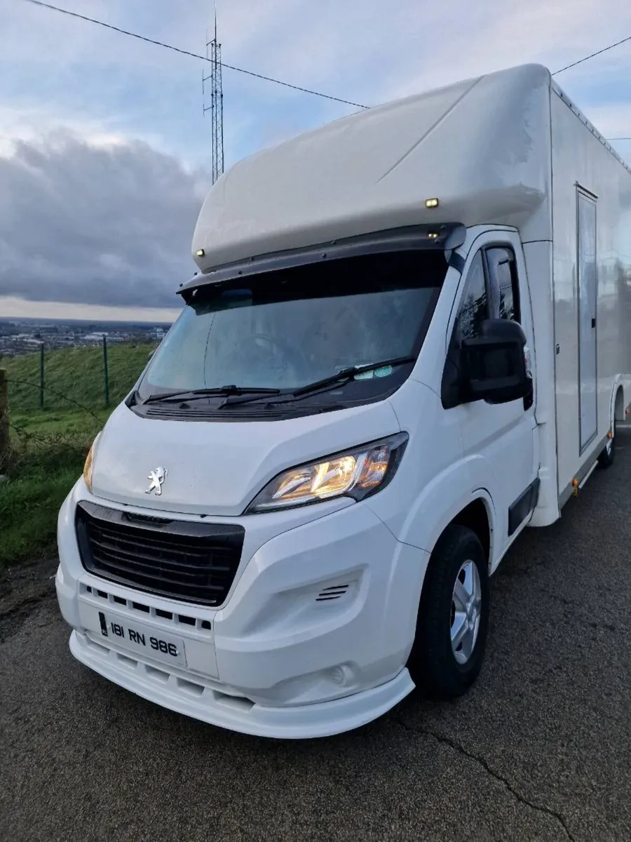 Low loader low milage - Image 2