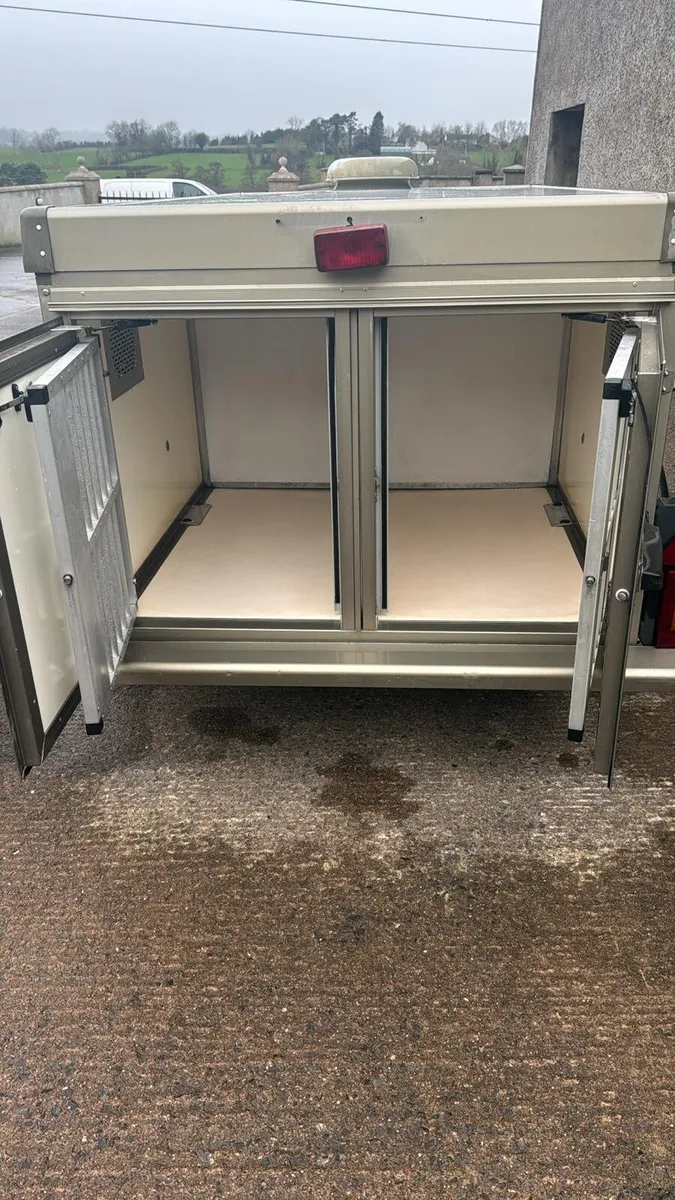 Wt Metall  4 compartment  dog trailer - Image 4
