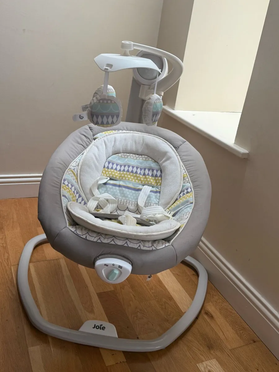Joie serina swivel swing - Image 1