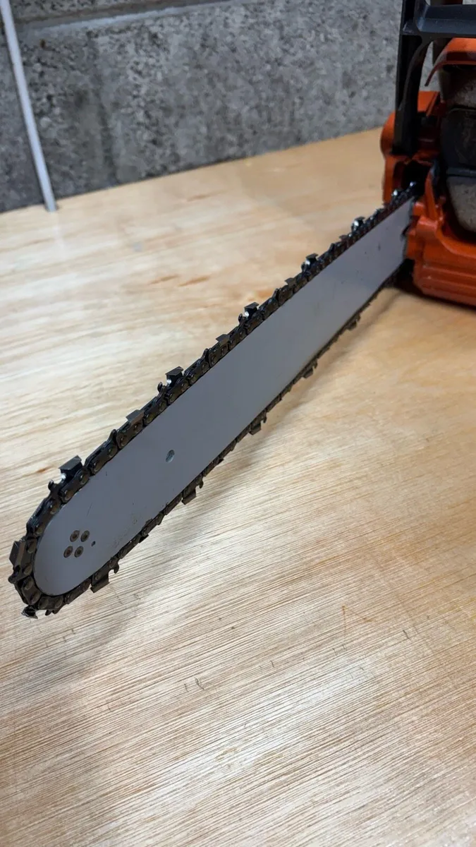 Husqvarna 240 chainsaw - Image 4