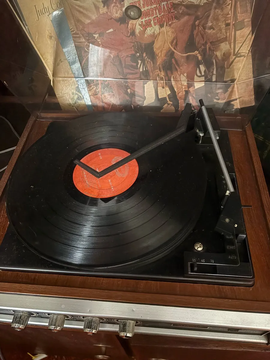 Reynolds record player - Image 1