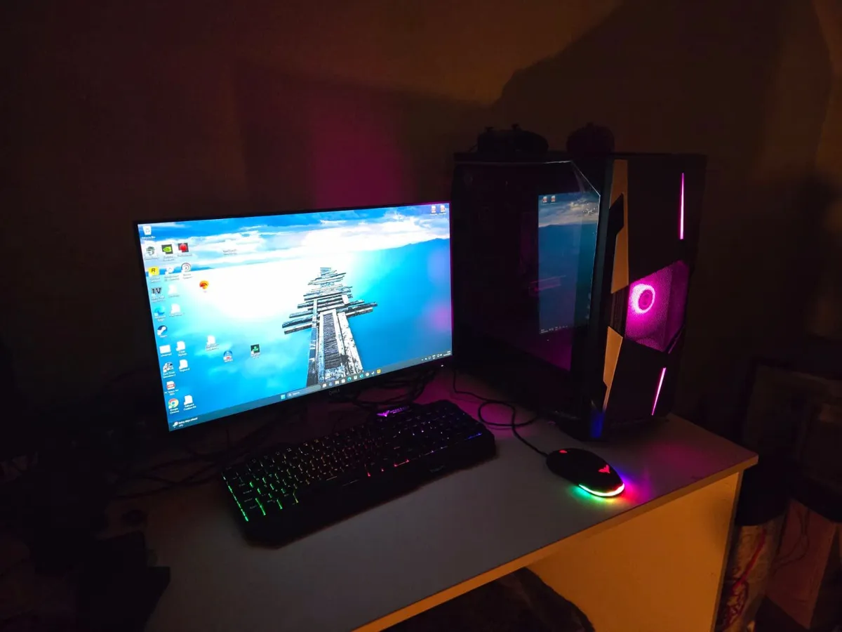 Dell 24" Monitor. - Image 1