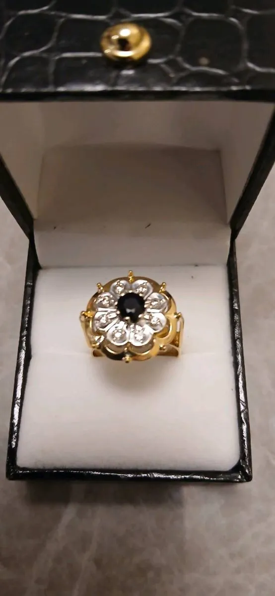 18ct Sapphaire &Diamond Ring - Image 4