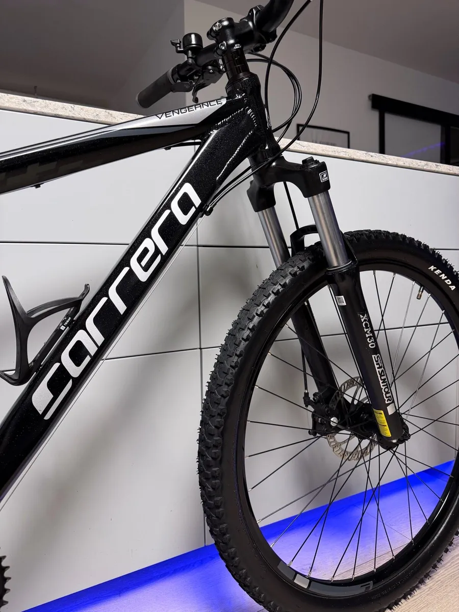 Carrera Vengeance Bike - Image 3