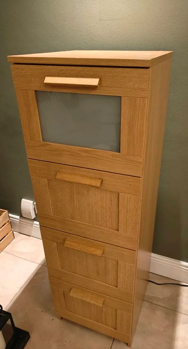 IKEA BRIMNES 4-drawer cabinet. Oak finish. - Image 1