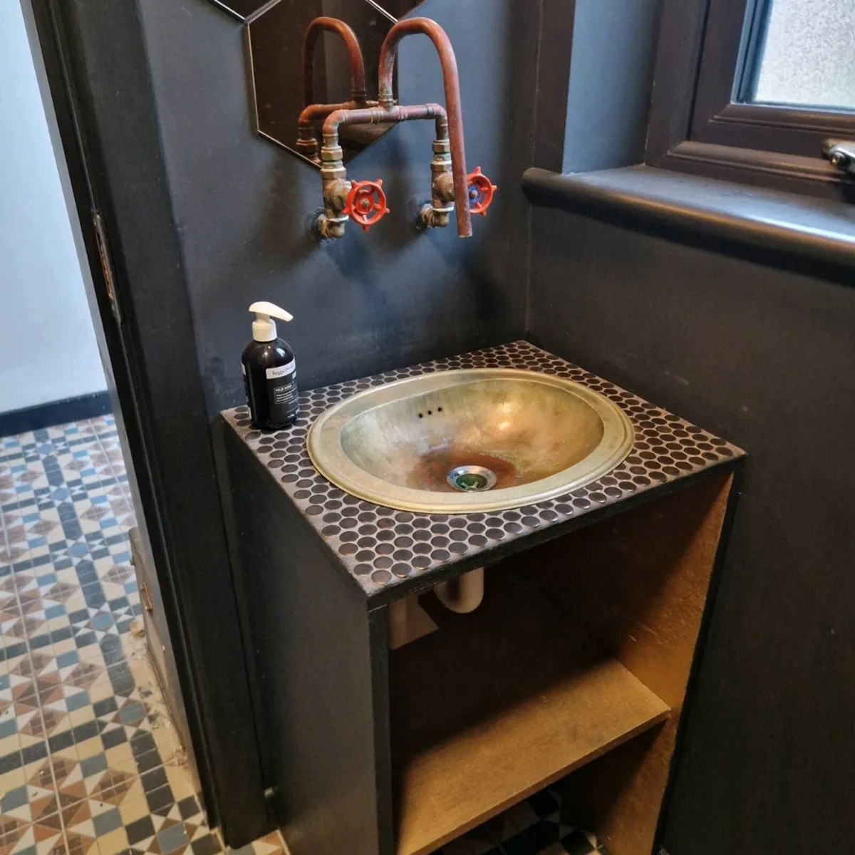 Sink - Image 1