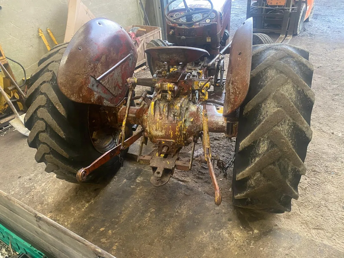 Massey ferguson 135 industrial tractor - Image 2