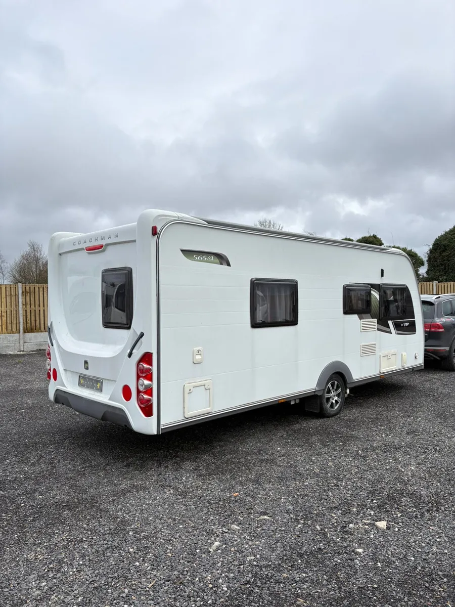 Coachman 4 Berth Twin Fixed Single Beds Caravan - Image 4