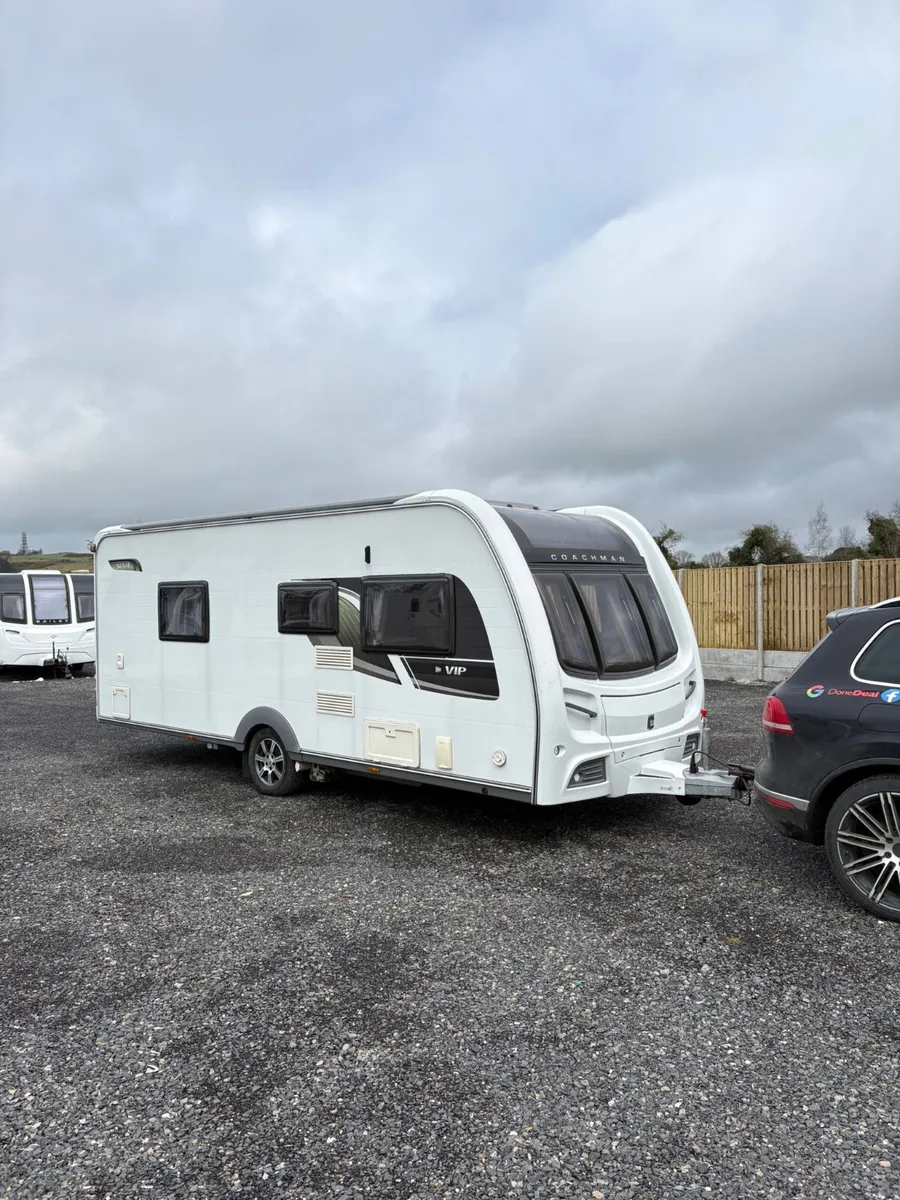 Coachman 4 Berth Twin Fixed Single Beds Caravan - Image 2