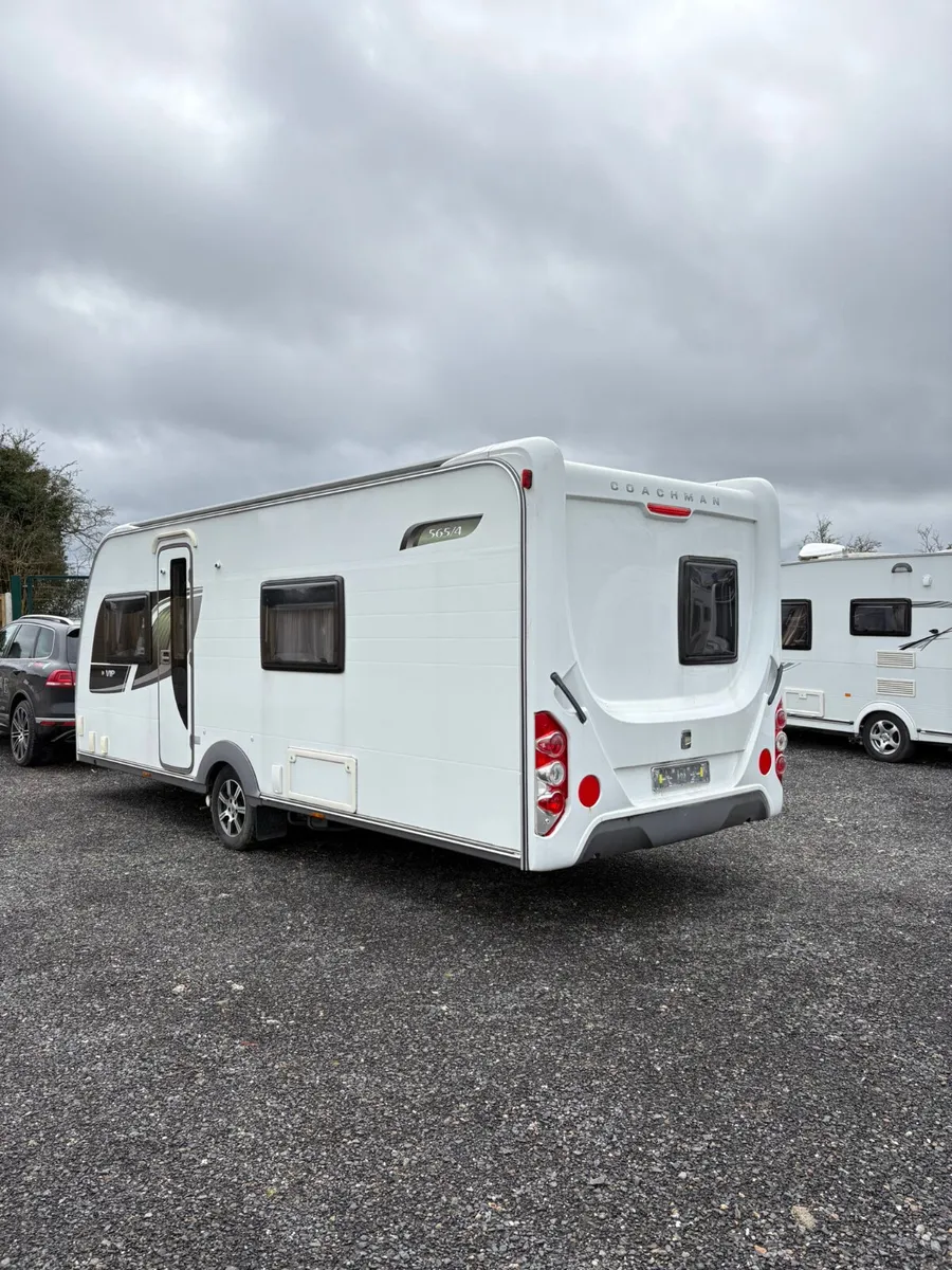 Coachman 4 Berth Twin Fixed Single Beds Caravan - Image 3