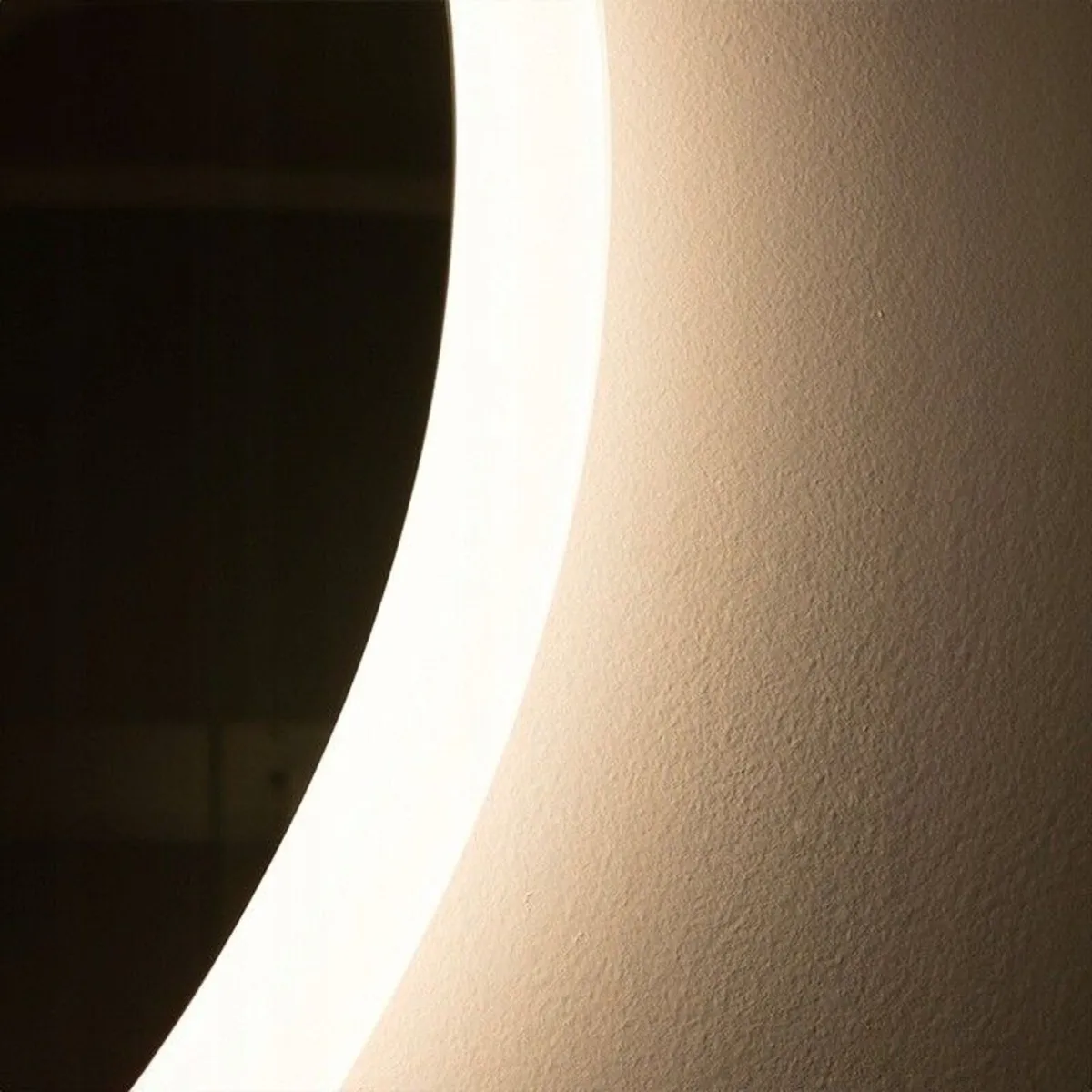 LED Bathroom Mirror Makeup Round Bright Light - Image 3