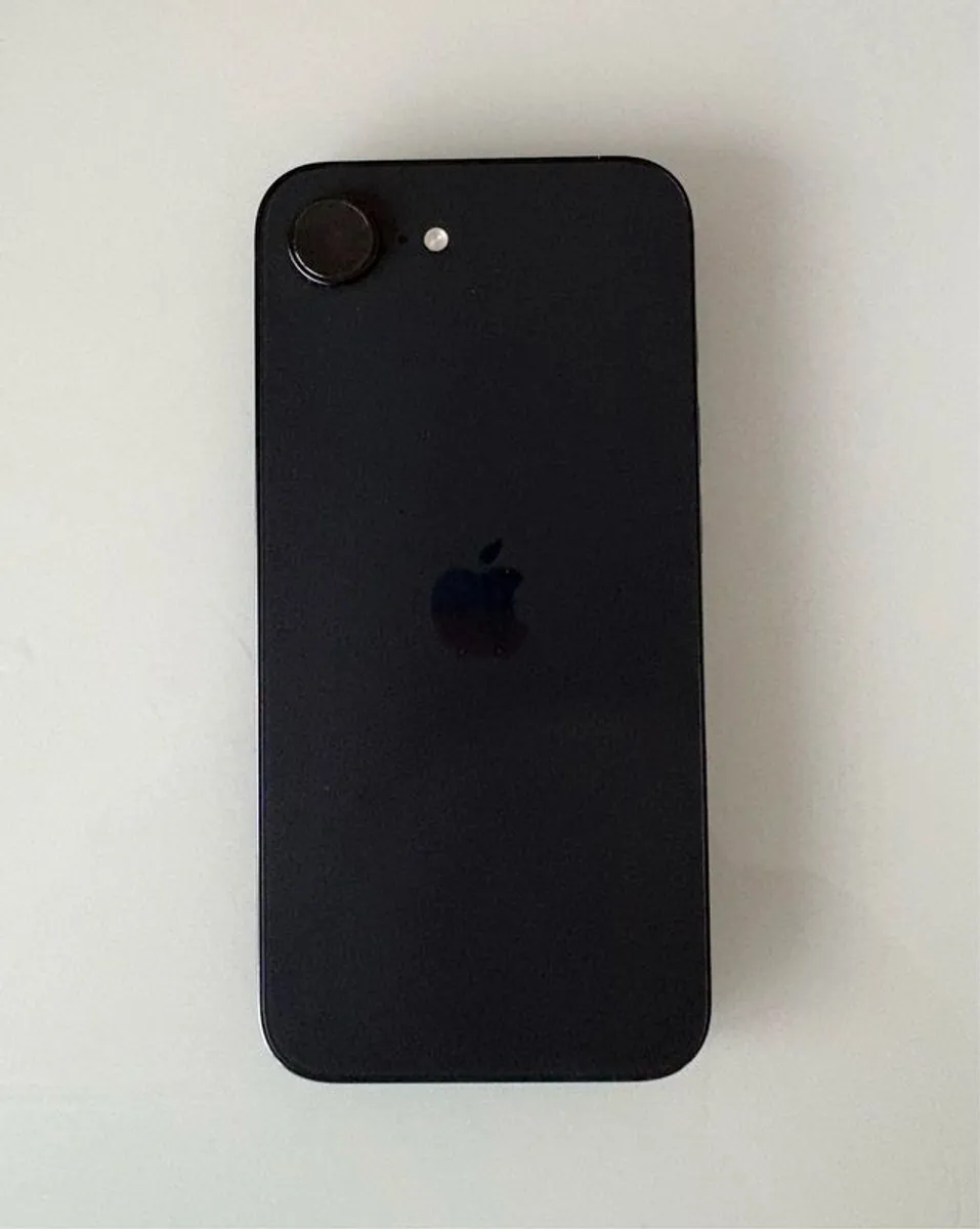 Apple iPhone 16e - Black - Image 2
