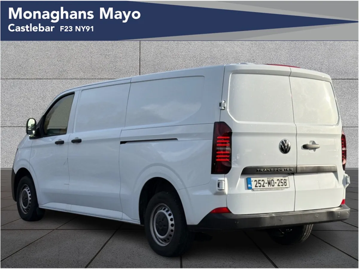 Volkswagen Transporter TRENDLINE LWB30 150HP A7F - Image 2