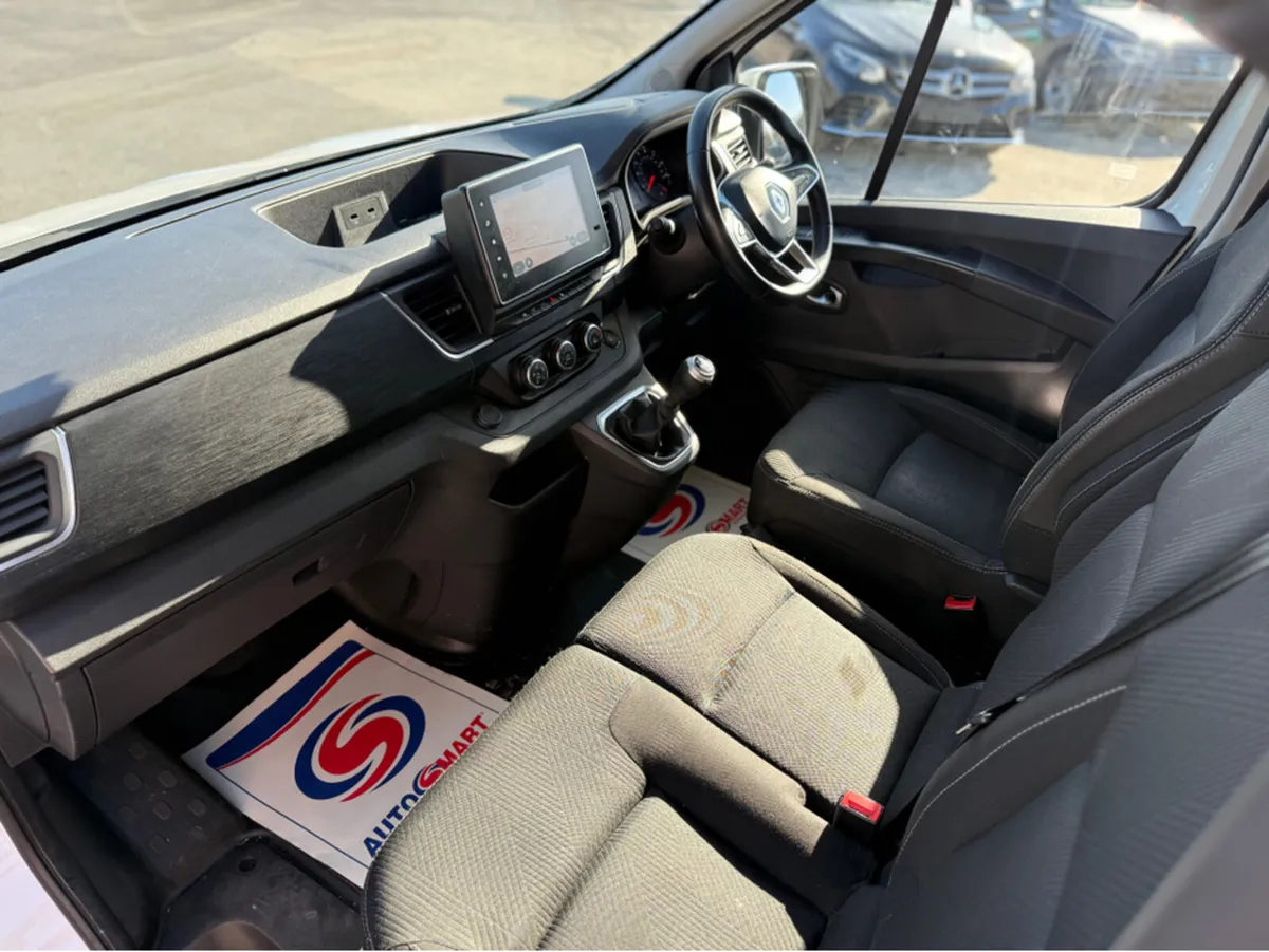 Renault Trafic HIGH SPEC… - Image 4