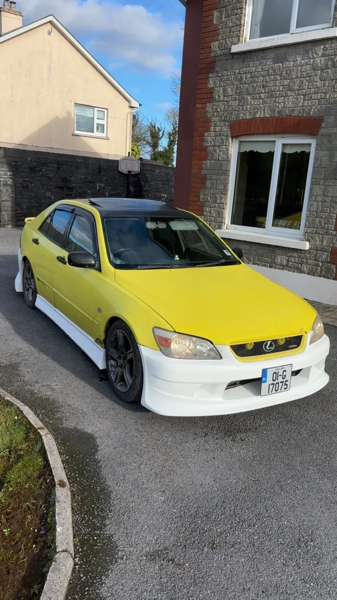 Lexus is200 - Image 4