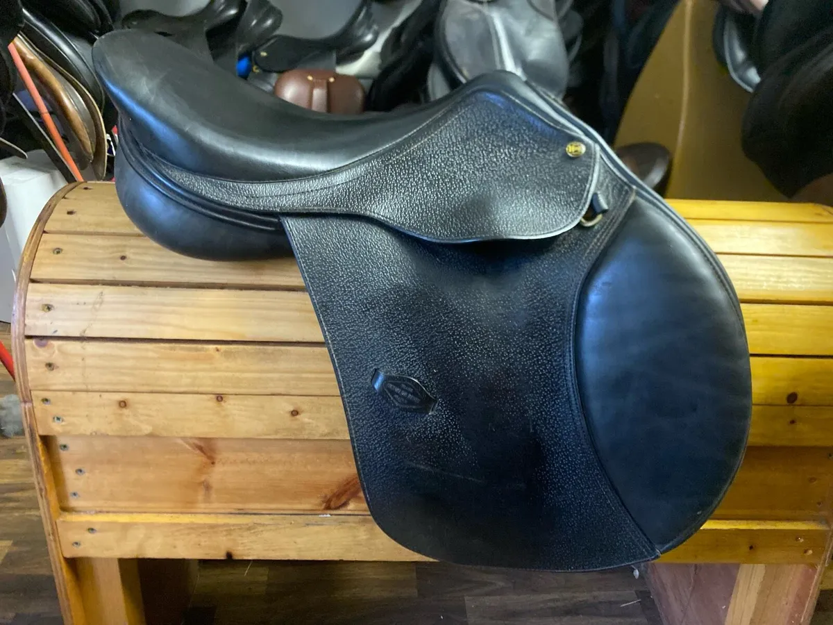 Henri de rival 16.5 black Leather saddle - Image 3