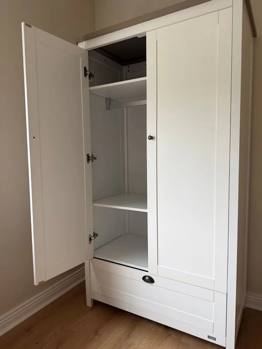 Tutti Bambini Verona Wardrode and Chest Drawers Changer - Image 3