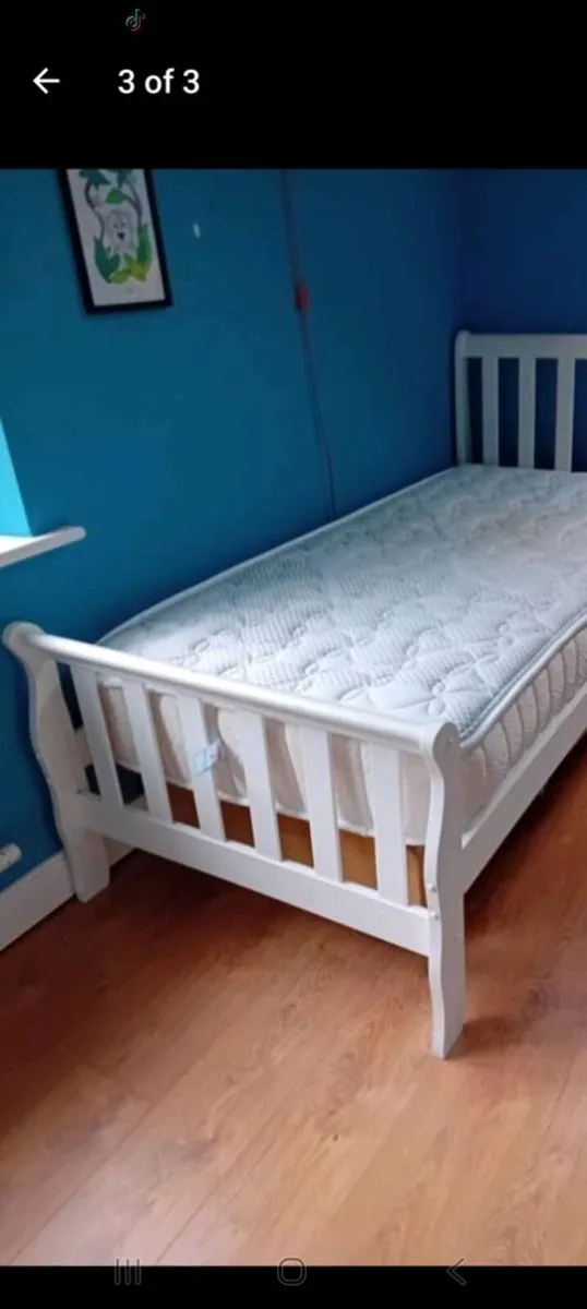 Single bed - Image 2