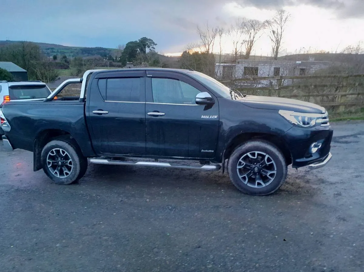 Toyota hilux - Image 2