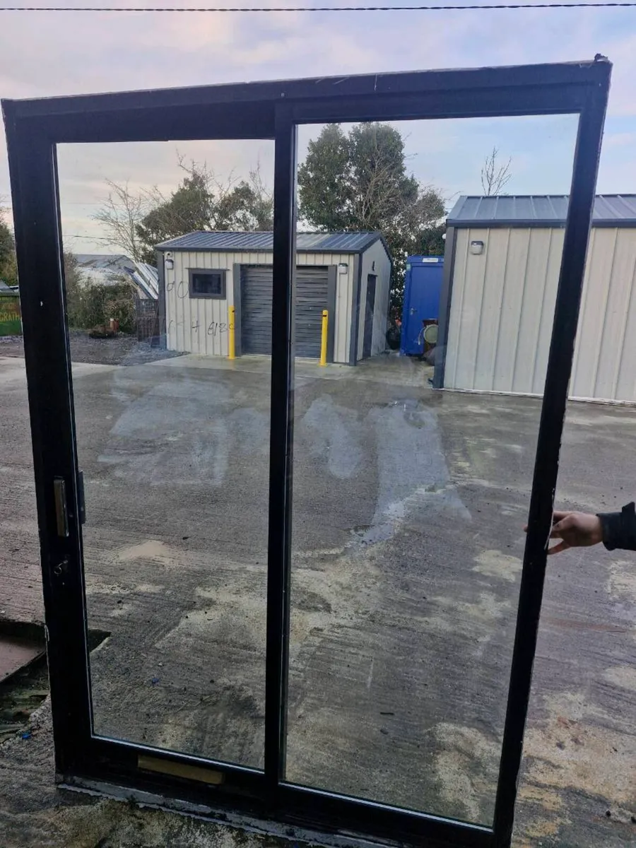 Aluminium sliding door - Image 1