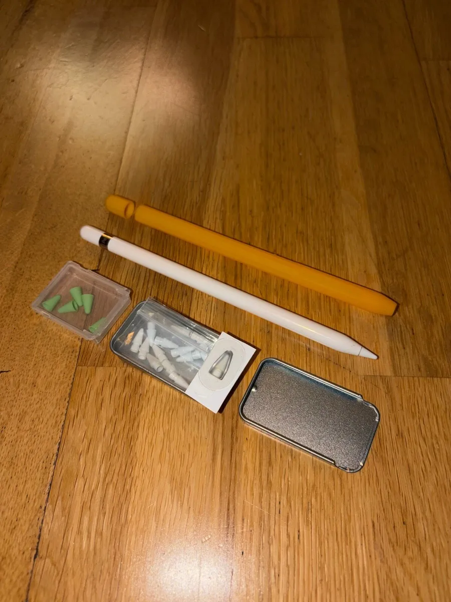 Apple pencil 1st gen with accessories