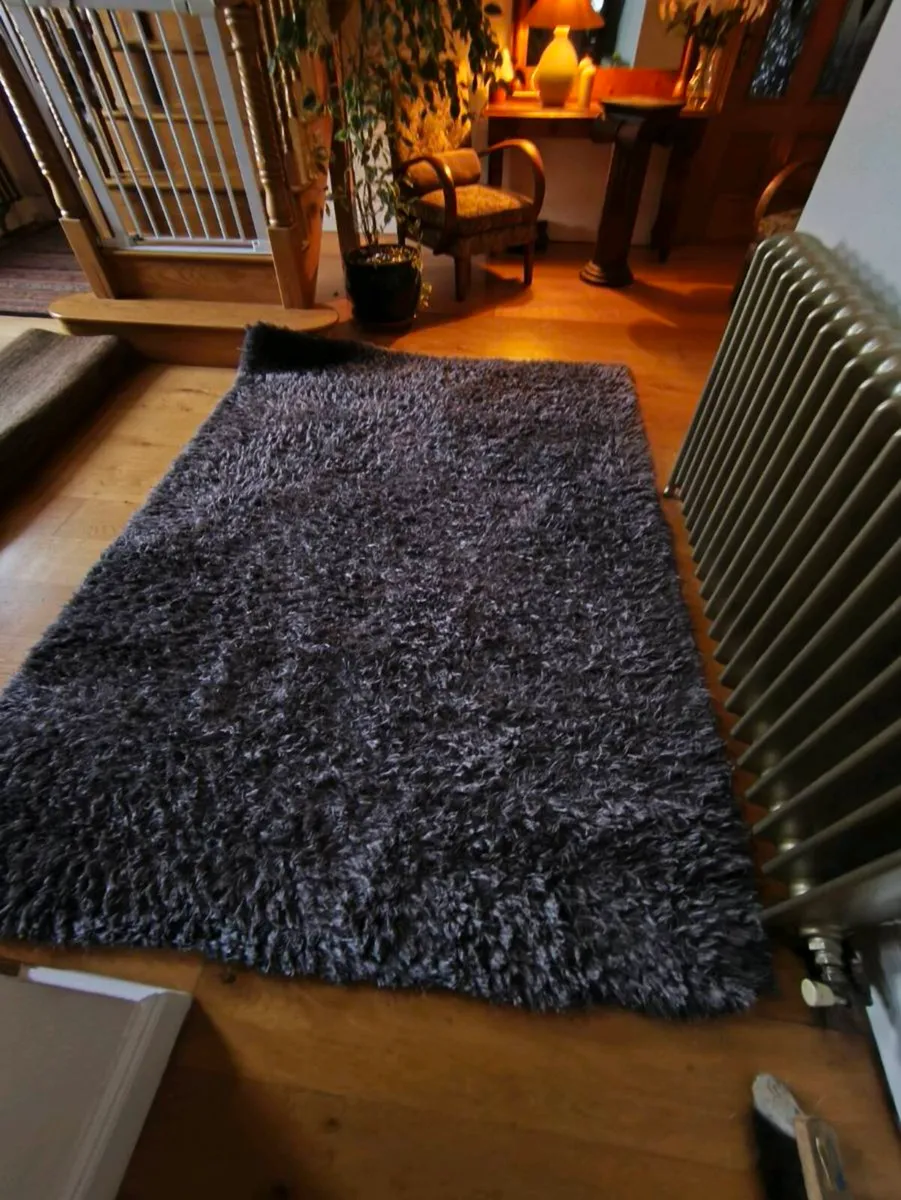 Beautiful dark gray shaggy rug like new ,160/230 - Image 1