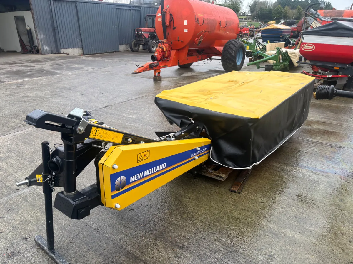 NEW HOLLAND DURA CUT 240 - Image 1