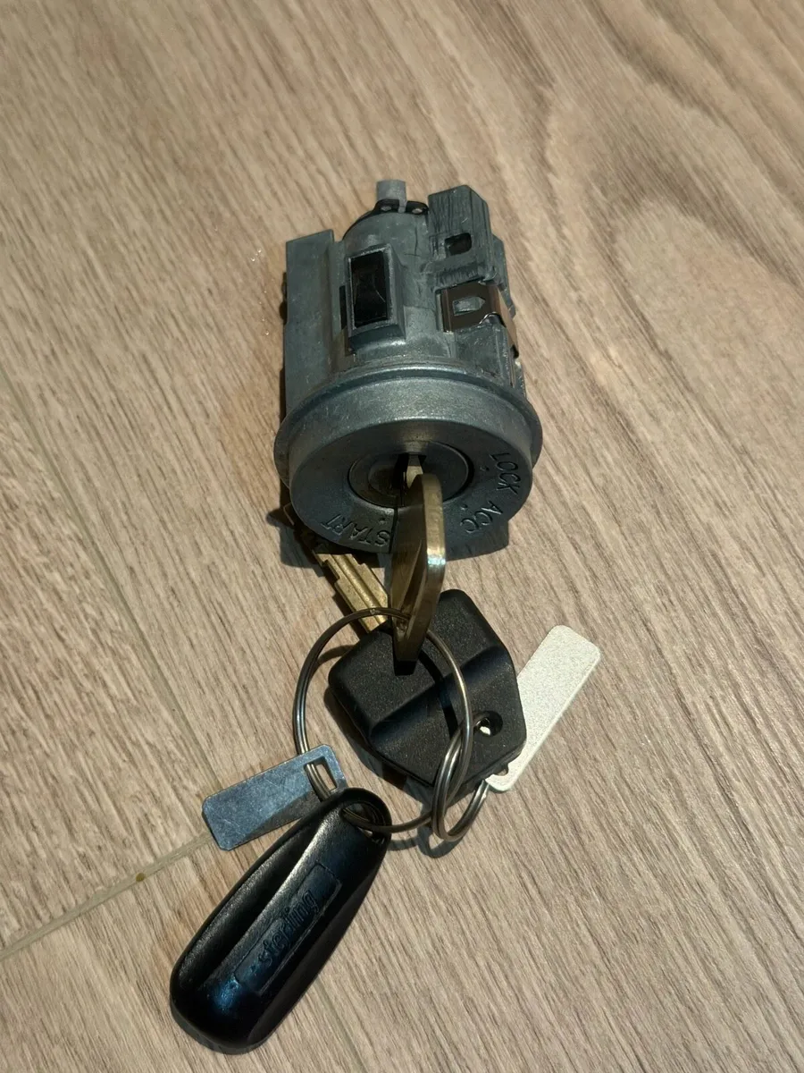 Ignition Lock + Key(Toyota Aqua) - Image 1