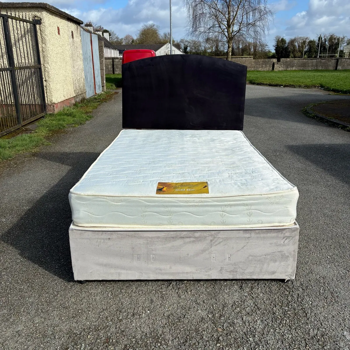 4ft Small double Velvet Bed - Image 2